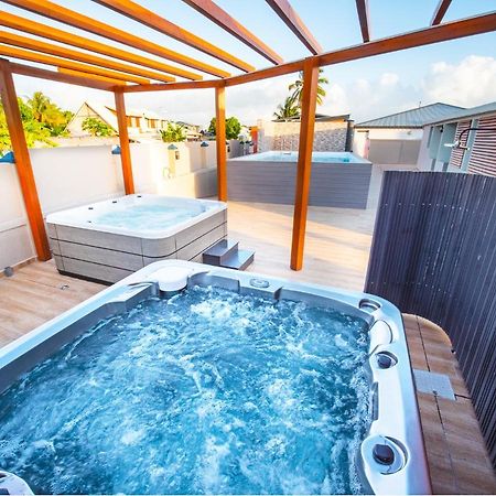 Evasion En Plein Coeur De La Ville Studio Jacuzzis Sauna Et Piscine Au Centre De Port-Louis Luaran gambar