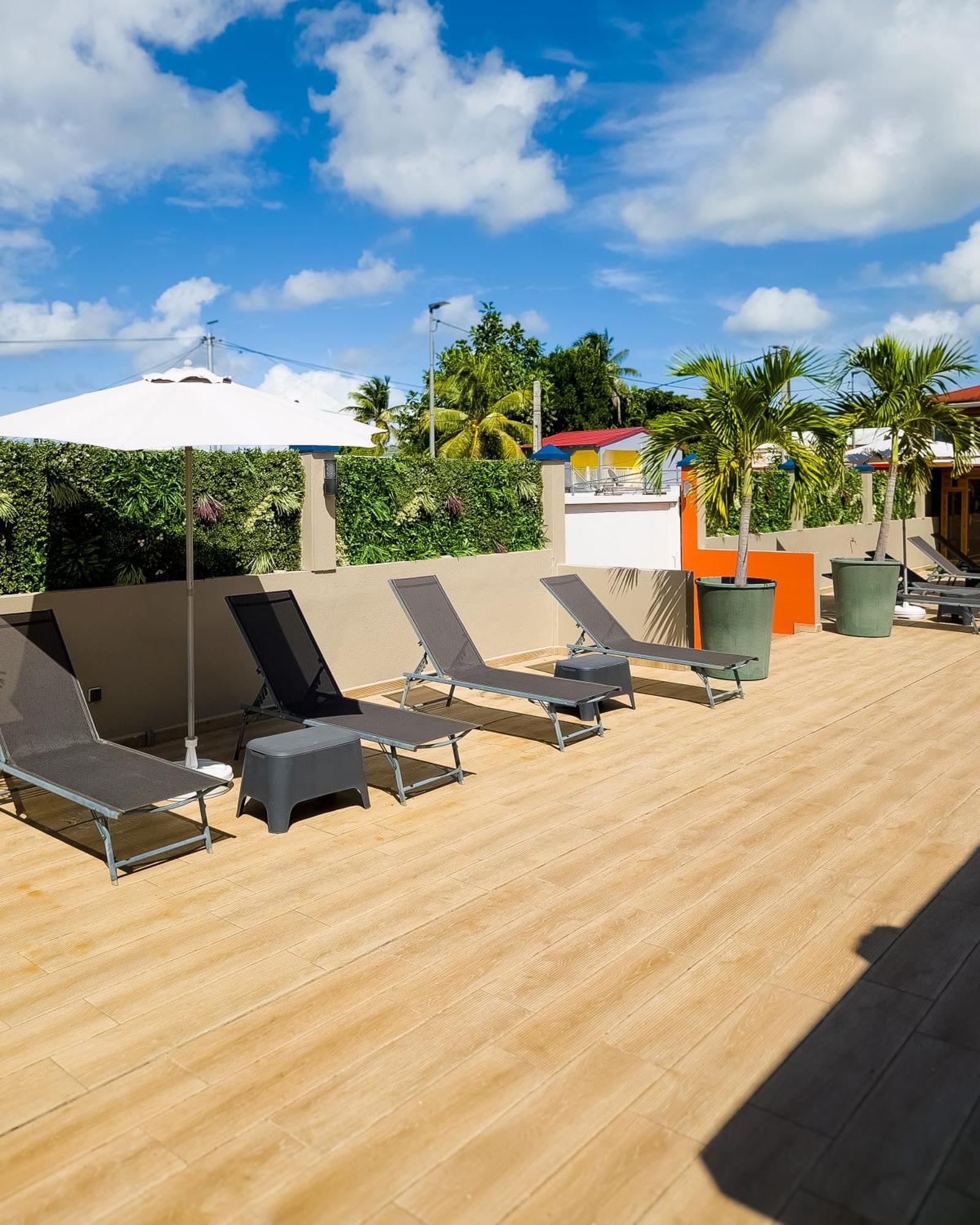 Evasion En Plein Coeur De La Ville Studio Jacuzzis Sauna Et Piscine Au Centre De Port-Louis Luaran gambar